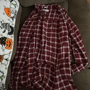 Maroon and white soft Hollister flannel